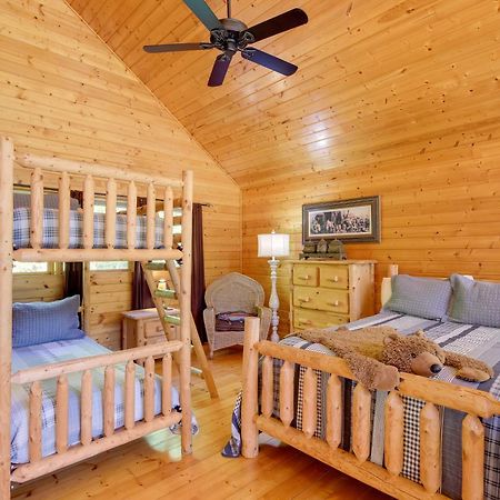 Secluded And Wooded Wears Valley Cabin With Fire Pit! Sevierville Eksteriør billede