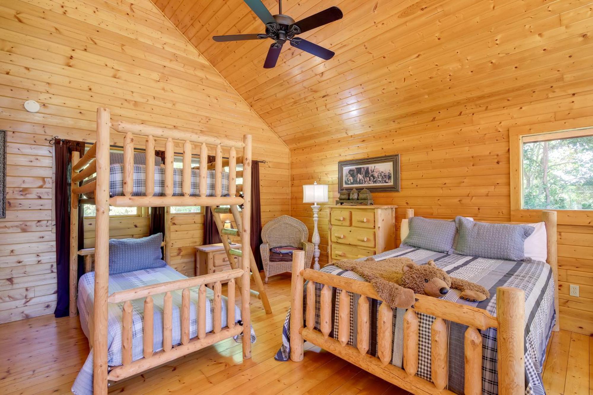 Secluded And Wooded Wears Valley Cabin With Fire Pit! Sevierville Eksteriør billede