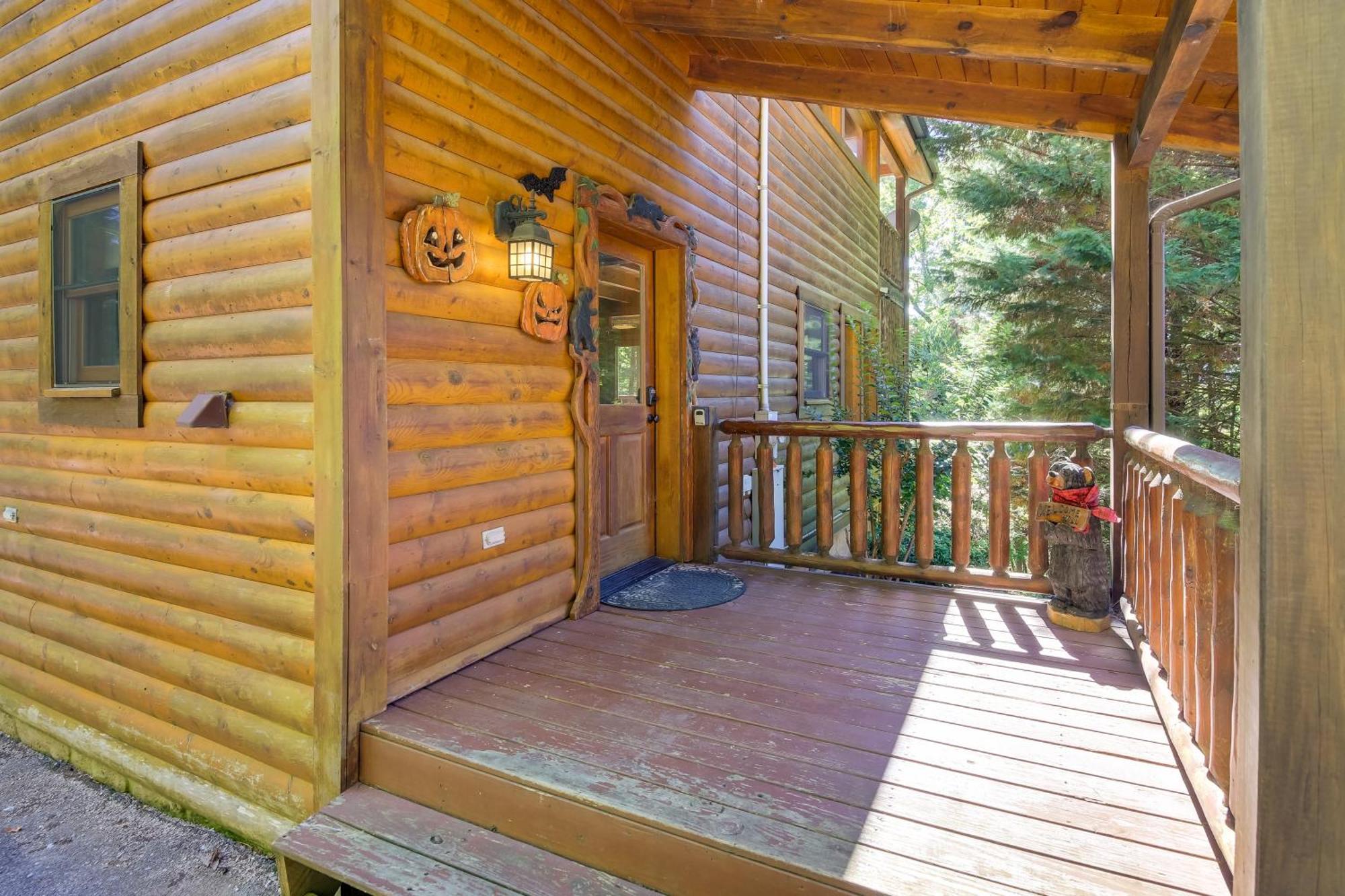 Secluded And Wooded Wears Valley Cabin With Fire Pit! Sevierville Eksteriør billede
