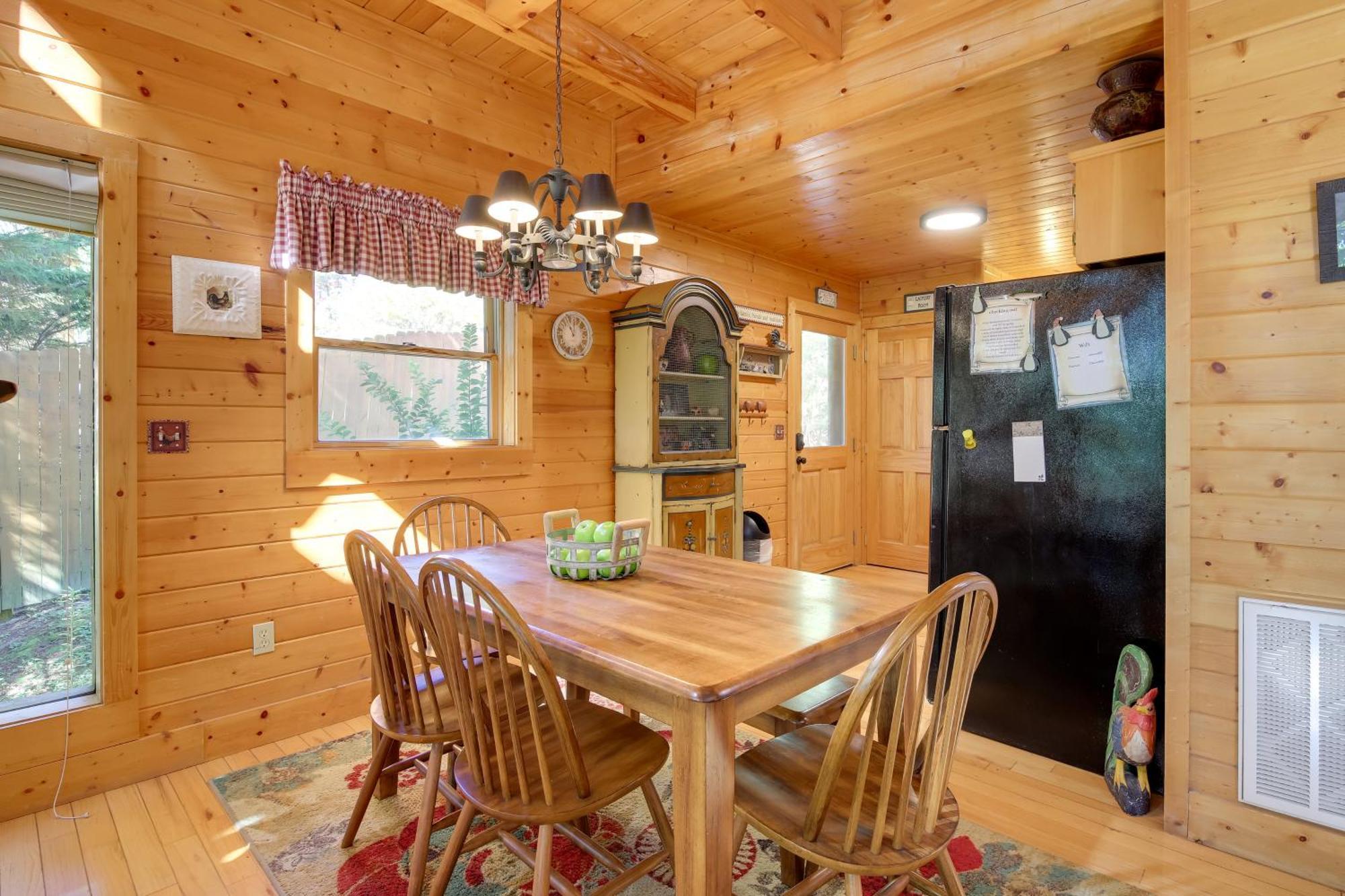 Secluded And Wooded Wears Valley Cabin With Fire Pit! Sevierville Eksteriør billede