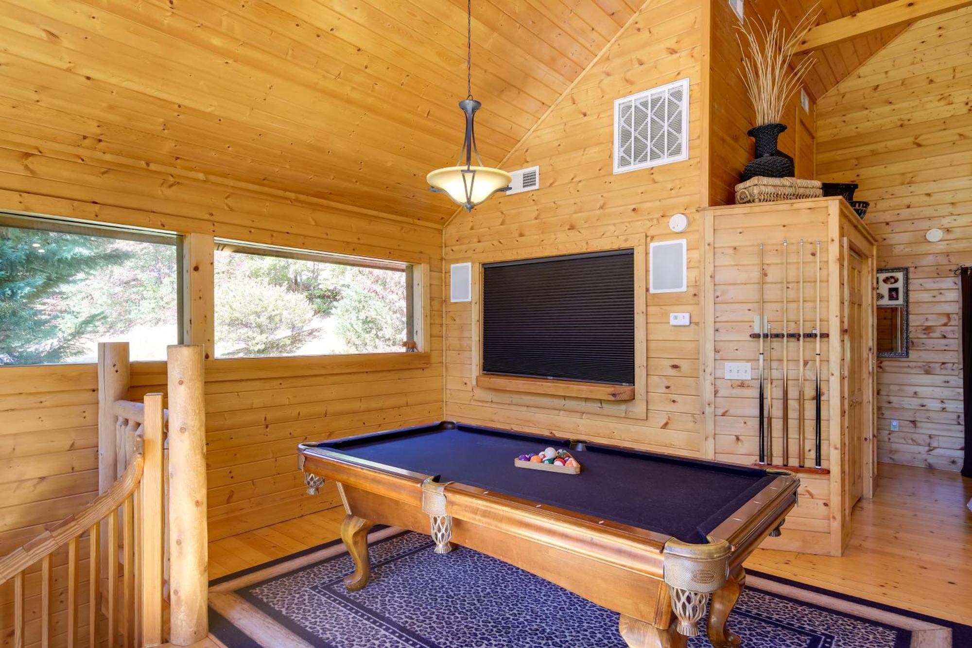 Secluded And Wooded Wears Valley Cabin With Fire Pit! Sevierville Eksteriør billede
