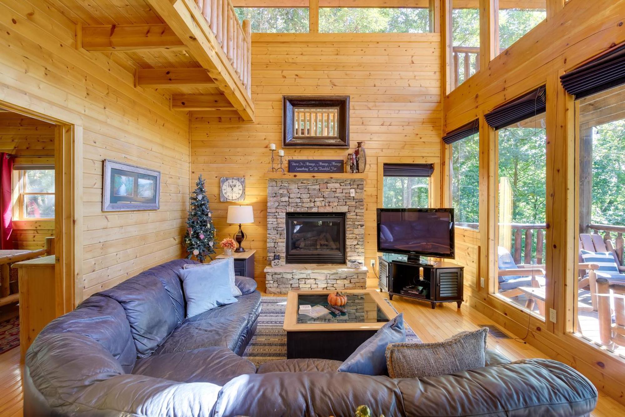 Secluded And Wooded Wears Valley Cabin With Fire Pit! Sevierville Eksteriør billede