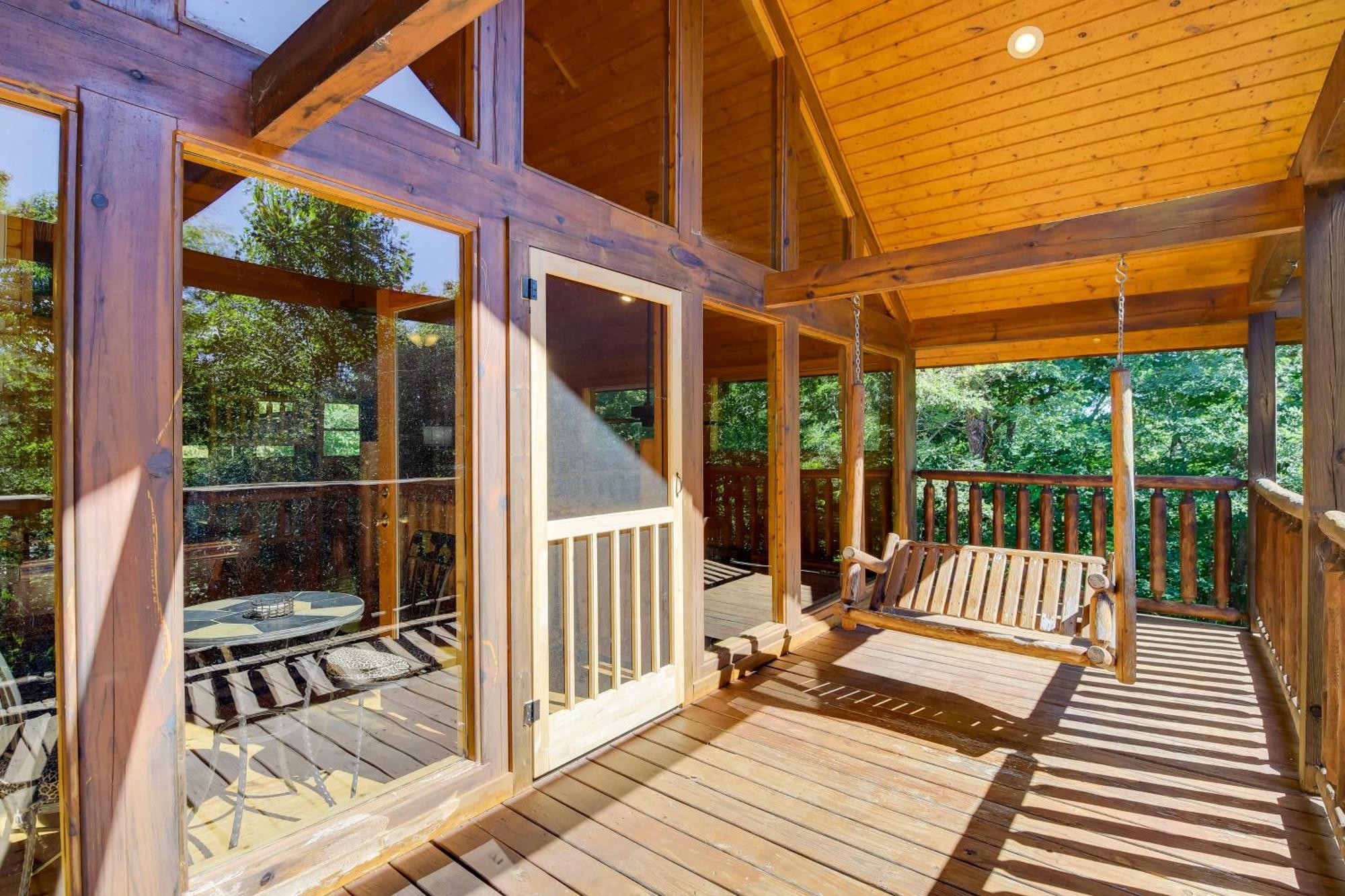 Secluded And Wooded Wears Valley Cabin With Fire Pit! Sevierville Eksteriør billede