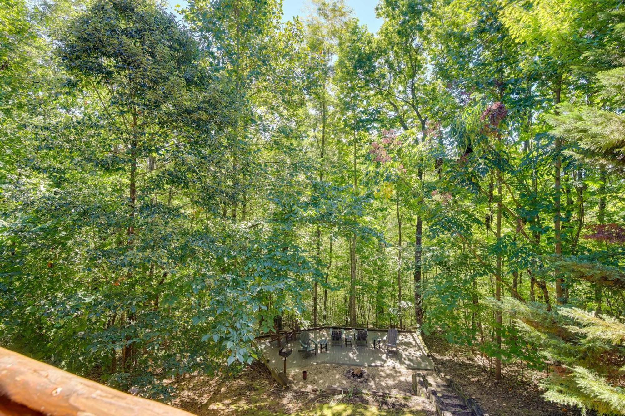 Secluded And Wooded Wears Valley Cabin With Fire Pit! Sevierville Eksteriør billede