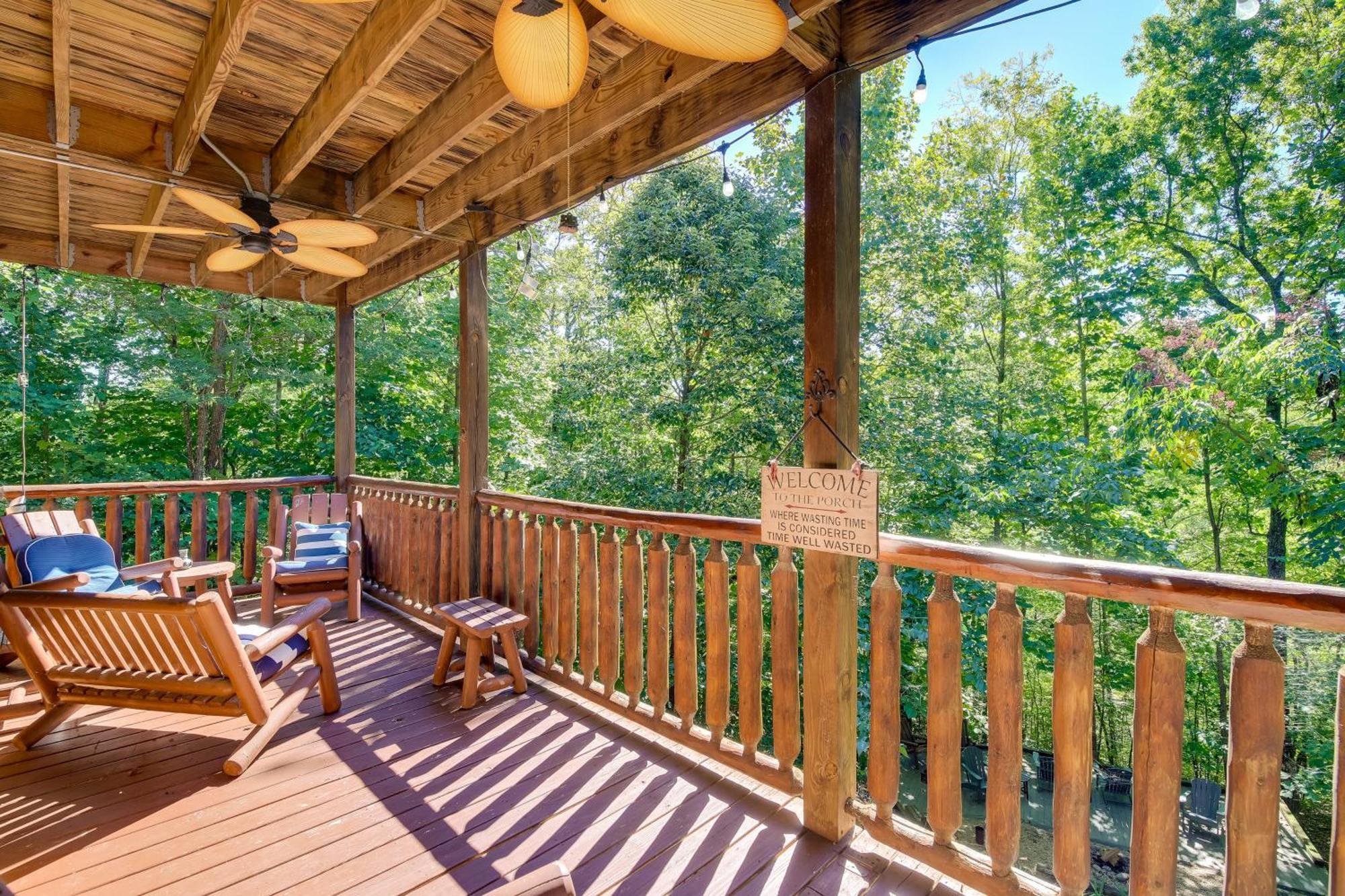Secluded And Wooded Wears Valley Cabin With Fire Pit! Sevierville Eksteriør billede